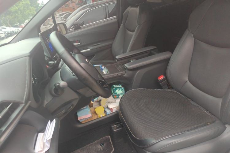 Used Toyota SIENNA 2023 2.5L Hybrid Deluxe Edition Left Front Seat