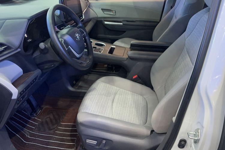 Used Toyota SIENNA 2023 2.5L Hybrid Comfort Edition Left Front Seat