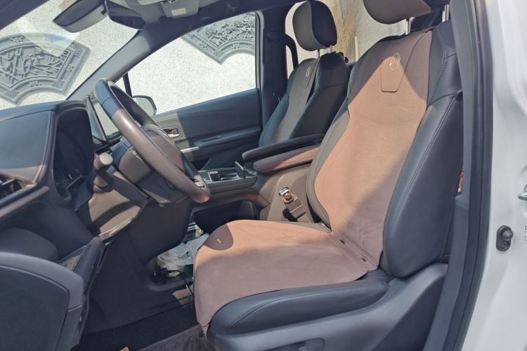 Used Toyota SIENNA 2023 2.5L Hybrid Deluxe Edition Left Front Seat