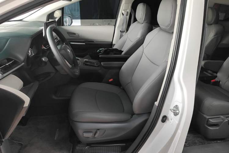 Used Toyota SIENNA 2023 2.5L Hybrid Comfort Edition Left Front Seat