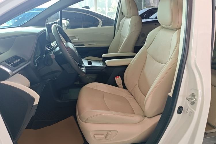Used Toyota SIENNA 2023 2.5L Hybrid Deluxe Edition Left Front Seat