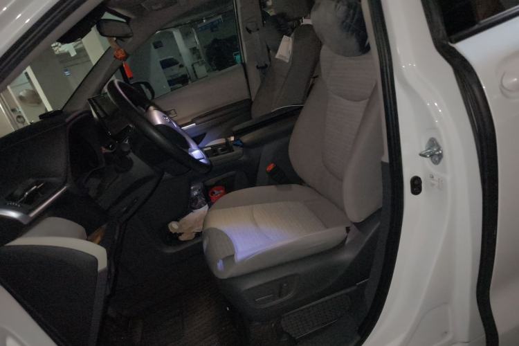 Used Toyota SIENNA 2023 2.5L Hybrid Comfort Edition Left Front Seat