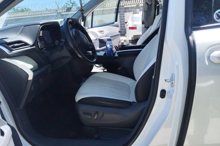 Used Toyota SIENNA 2023 2.5L Hybrid Comfort Edition Left Front Seat