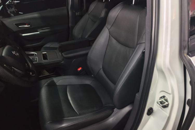 Used Toyota SIENNA 2023 2.5L Hybrid Deluxe Edition Left Front Seat