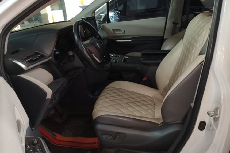 Used Toyota SIENNA 2023 2.5L Hybrid Comfort Edition Left Front Seat