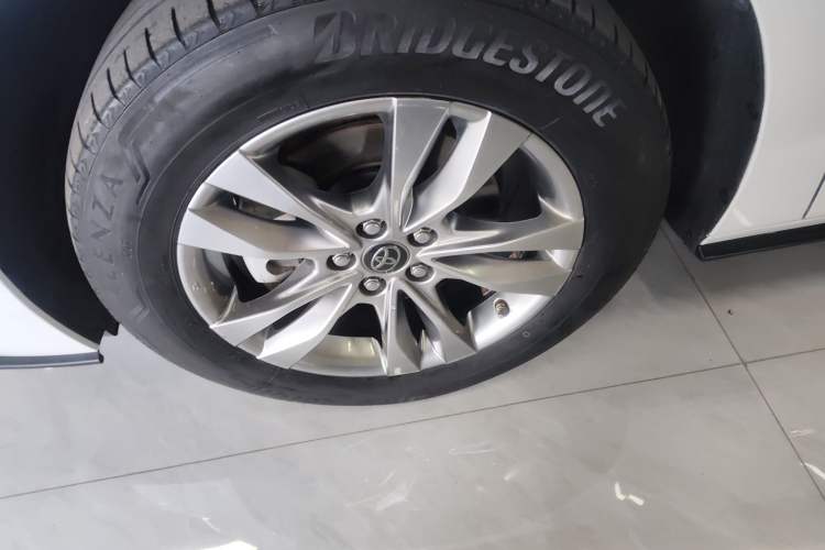 Used Toyota SIENNA 2023 2.5L Hybrid Luxury Edition Left Front Wheel Hub