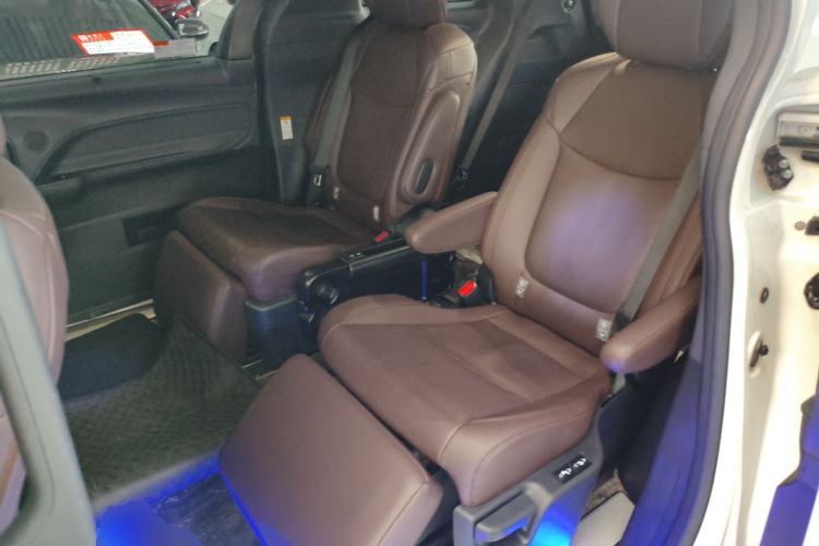 Used Toyota SIENNA 2023 2.5L Hybrid Platinum Edition Left Rear Seat