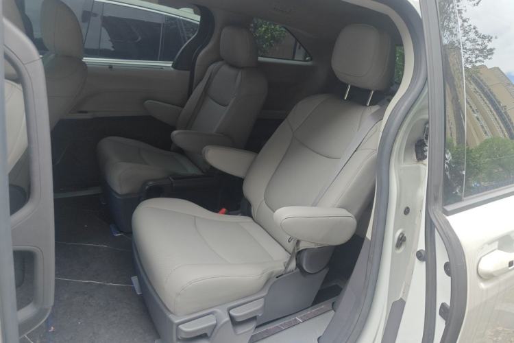 Used Toyota SIENNA 2023 2.5L Hybrid Comfort Edition Left Rear Seat