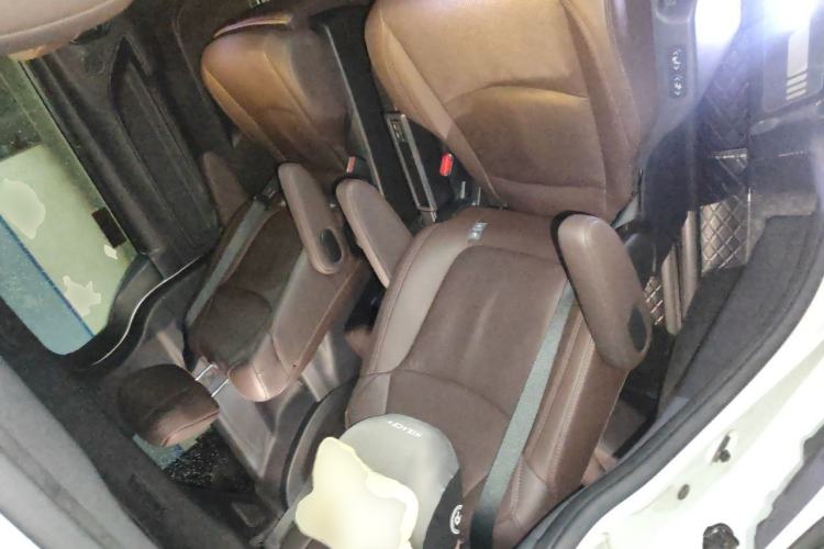 Used Toyota SIENNA 2023 Updated Version 2.5L Hybrid Platinum Edition Left Rear Seat
