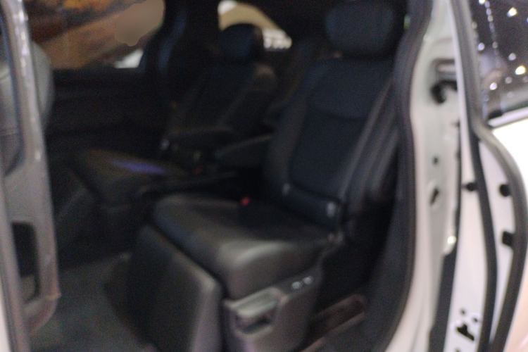 Used Toyota SIENNA 2023 2.5L Hybrid Deluxe Edition Left Rear Seat