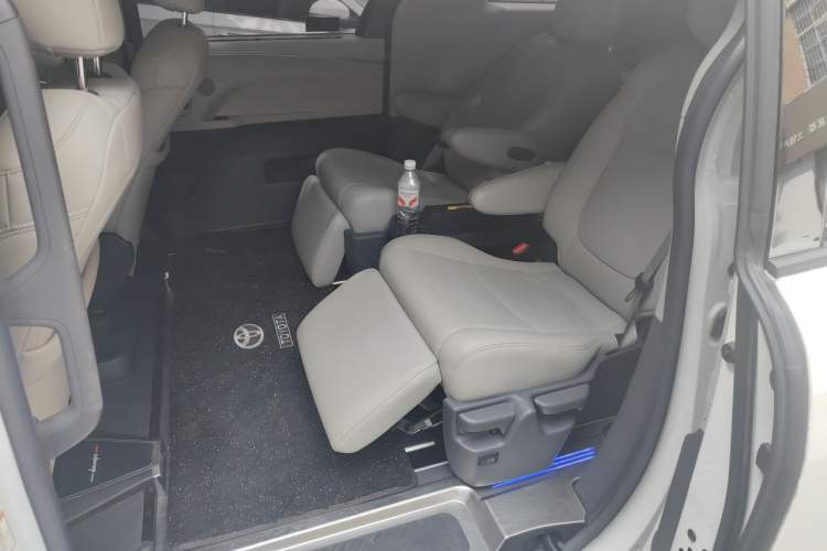 Used Toyota SIENNA 2023 2.5L Hybrid Comfort Edition Left Rear Seat
