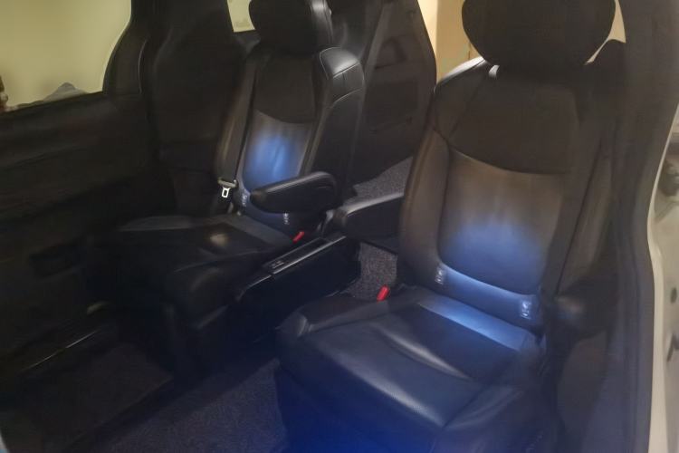 Used Toyota SIENNA 2023 2.5L Hybrid Deluxe Edition Left Rear Seat