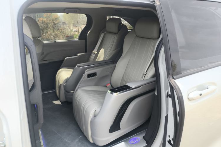 Used Toyota SIENNA 2023 2.5L Hybrid Comfort Edition Left Rear Seat