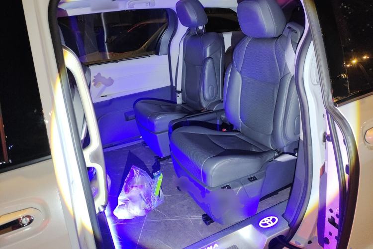 Used Toyota SIENNA 2023 2.5L Hybrid Comfort Edition Left Rear Seat