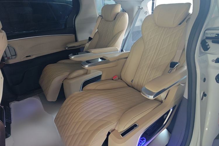 Used Toyota SIENNA 2023 2.5L Hybrid Comfort Edition Left Rear Seat
