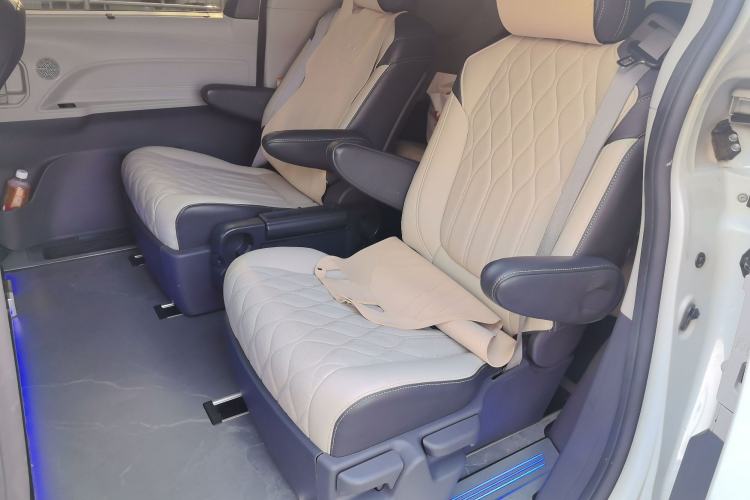 Used Toyota SIENNA 2023 2.5L Hybrid Comfort Edition Left Rear Seat