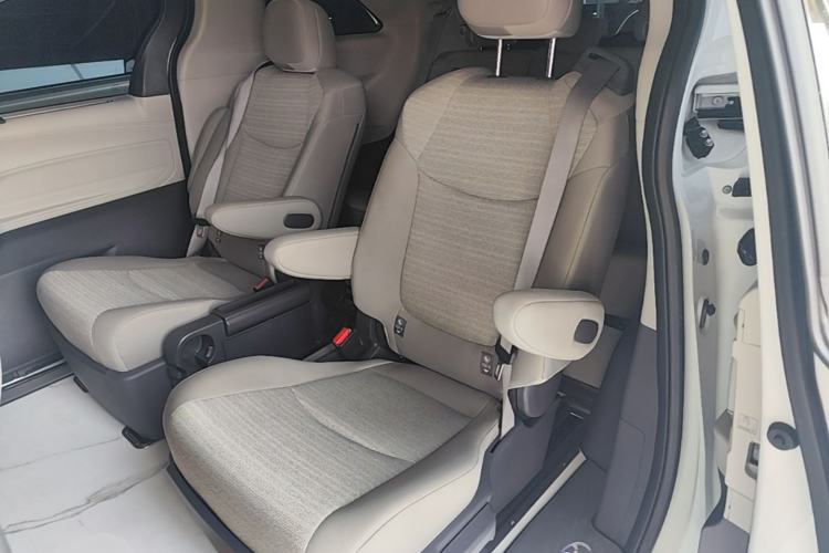 Used Toyota SIENNA 2023 2.5L Hybrid Comfort Edition Left Rear Seat