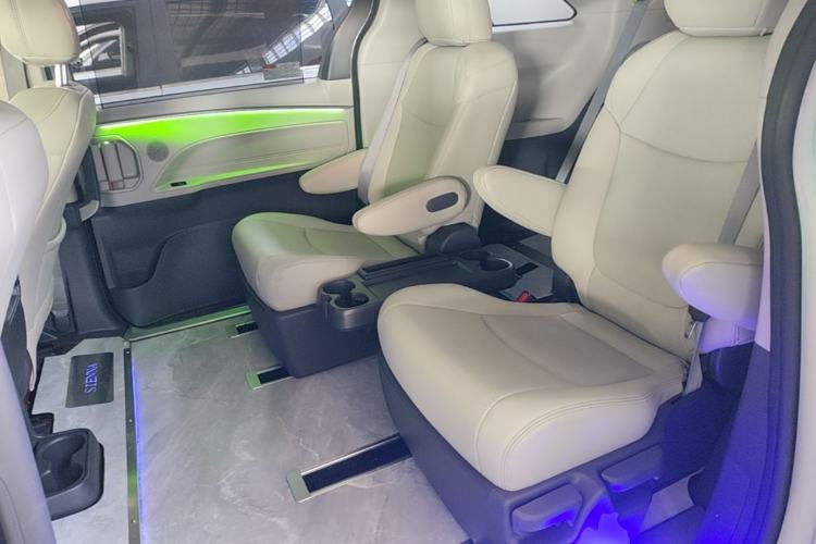 Used Toyota SIENNA 2023 2.5L Hybrid Comfort Edition Left Rear Seat