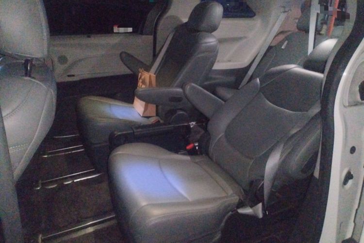 Used Toyota SIENNA 2023 2.5L Hybrid Comfort Edition Left Rear Seat