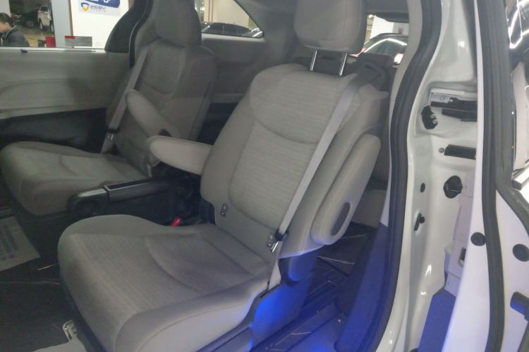 Used Toyota SIENNA 2023 2.5L Hybrid Comfort Edition Left Rear Seat
