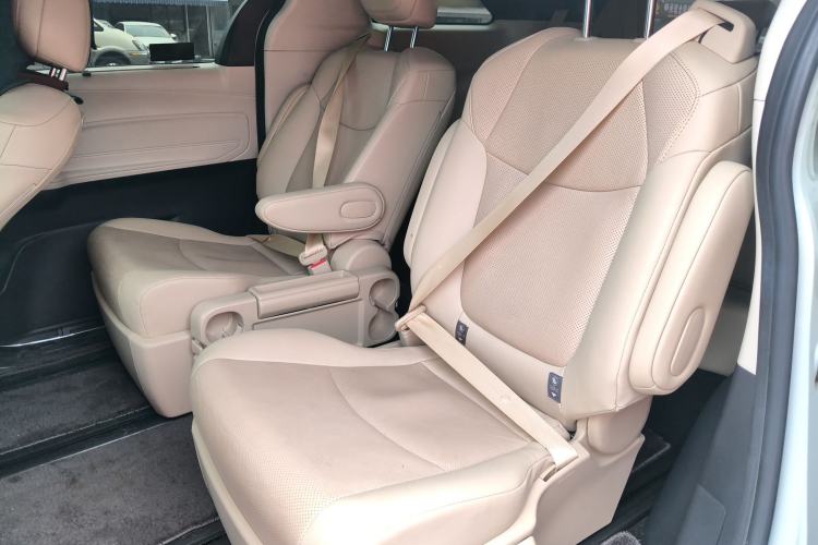 Used Toyota SIENNA 2023 2.5L Hybrid Luxury Edition Left Rear Seat