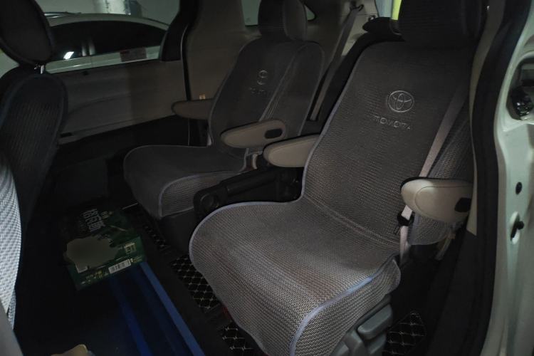 Used Toyota SIENNA 2023 2.5L Hybrid Comfort Edition Left Rear Seat