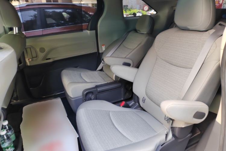 Used Toyota SIENNA 2023 2.5L Hybrid Comfort Edition Left Rear Seat