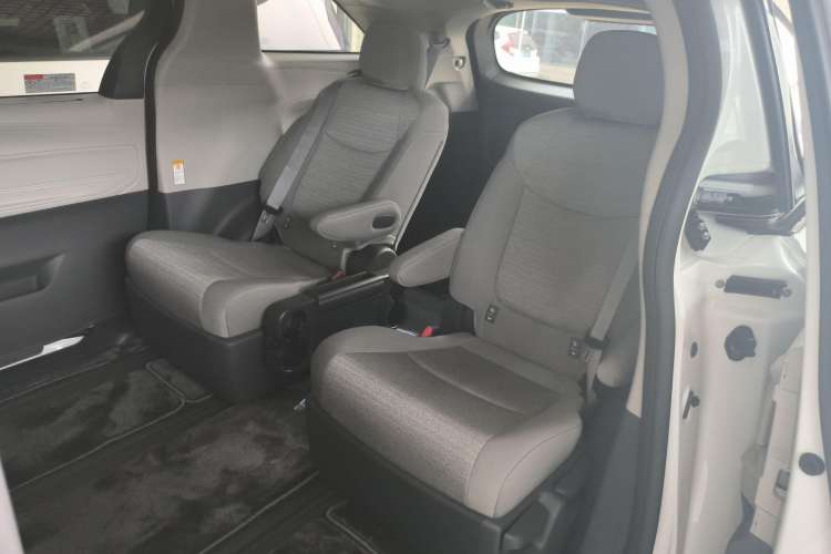 Used Toyota SIENNA 2023 2.5L Hybrid Comfort Edition Left Rear Seat