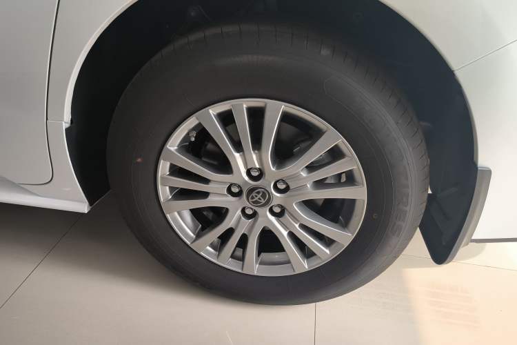 Used Toyota SIENNA 2023 2.5L Hybrid Comfort Edition Left Rear Wheel Hub