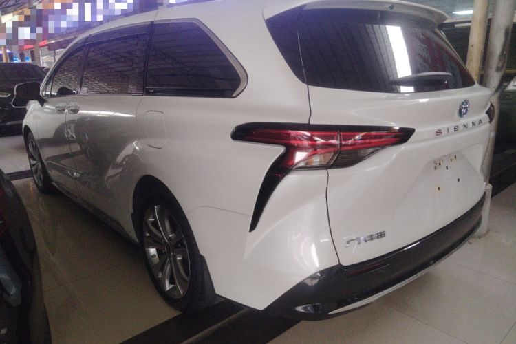 Used Toyota SIENNA 2023 2.5L Hybrid Deluxe Edition Left Side