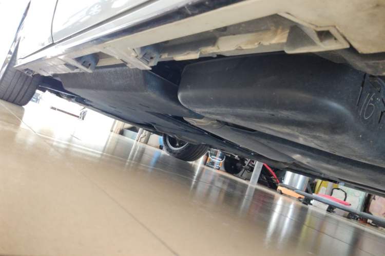 Used Toyota SIENNA 2023 2.5L Hybrid Deluxe Edition Left Side Sill