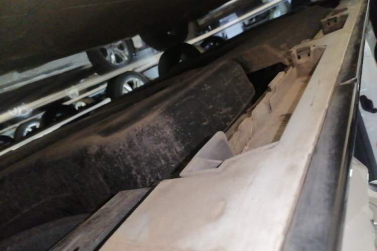 Used Toyota SIENNA 2023 2.5L Hybrid Deluxe Edition Left Side Sill