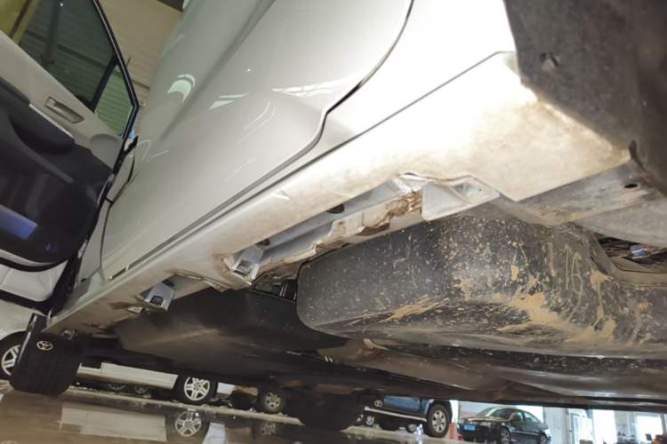Used Toyota SIENNA 2023 2.5L Hybrid Comfort Edition Left Side Sill