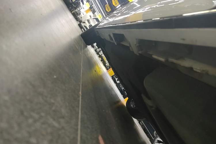 Used Toyota SIENNA 2023 2.5L Hybrid Ultimate Edition Left Side Sill