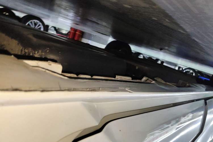 Used Toyota SIENNA 2023 2.5L Hybrid Comfort Edition Left Side Sill