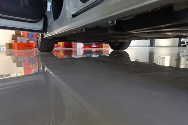 Used Toyota SIENNA 2023 2.5L Hybrid Comfort Edition Left Side Sill