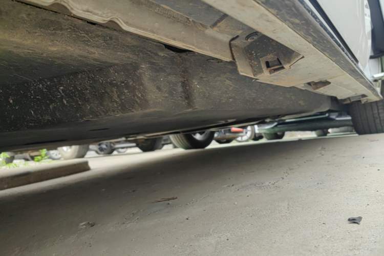 Used Toyota SIENNA 2023 2.5L Hybrid Deluxe Edition Left Side Sill