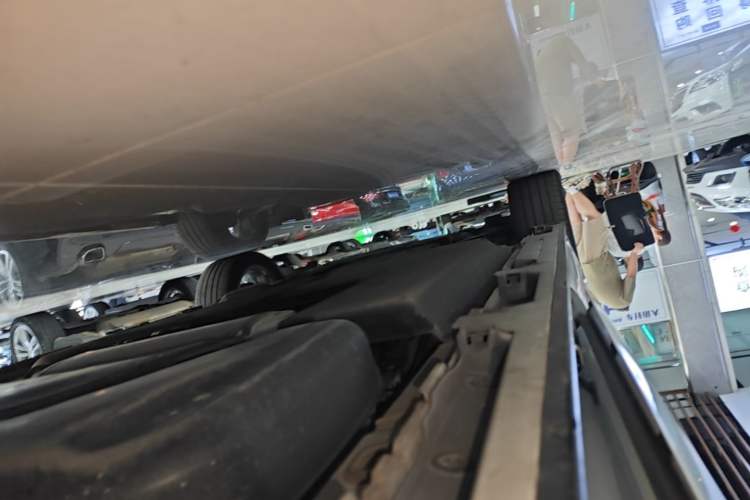 Used Toyota SIENNA 2023 2.5L Hybrid Deluxe Edition Left Side Sill