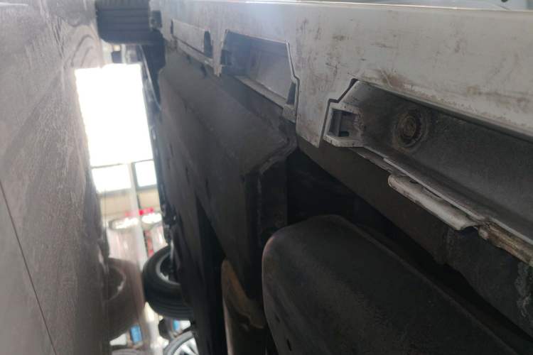 Used Toyota SIENNA 2023 2.5L Hybrid Comfort Edition Left Side Sill