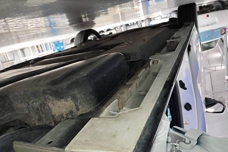 Used Toyota SIENNA 2023 2.5L Hybrid Deluxe Edition Left Side Sill
