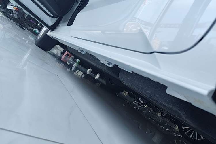 Used Toyota SIENNA 2023 2.5L Hybrid Comfort Edition Left Side Sill