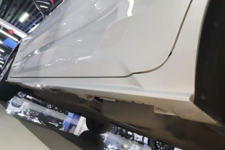 Used Toyota SIENNA 2023 2.5L Hybrid Comfort Edition Left Side Sill