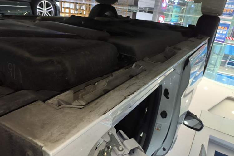 Used Toyota SIENNA 2023 2.5L Hybrid Comfort Edition Left Side Sill