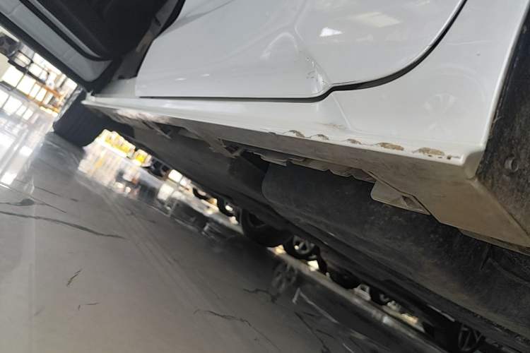 Used Toyota SIENNA 2023 2.5L Hybrid Comfort Edition Left Side Sill