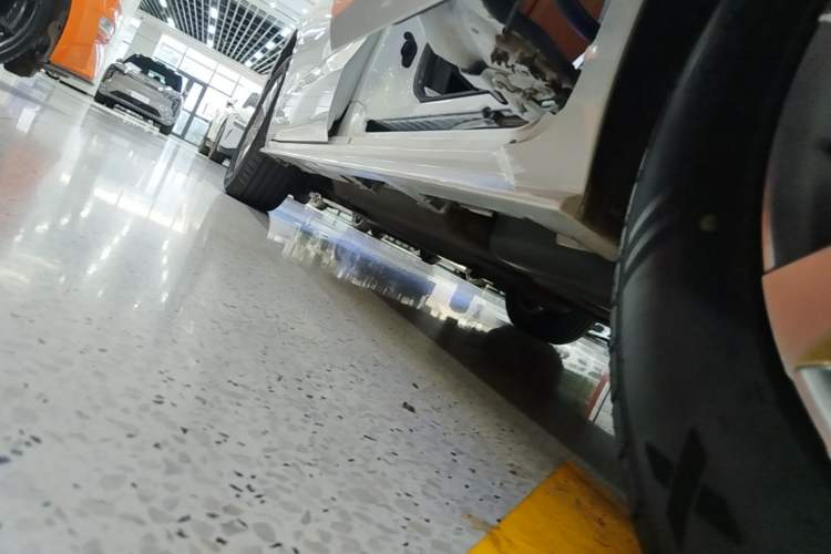 Used Toyota SIENNA 2023 2.5L Hybrid Comfort Edition Left Side Sill