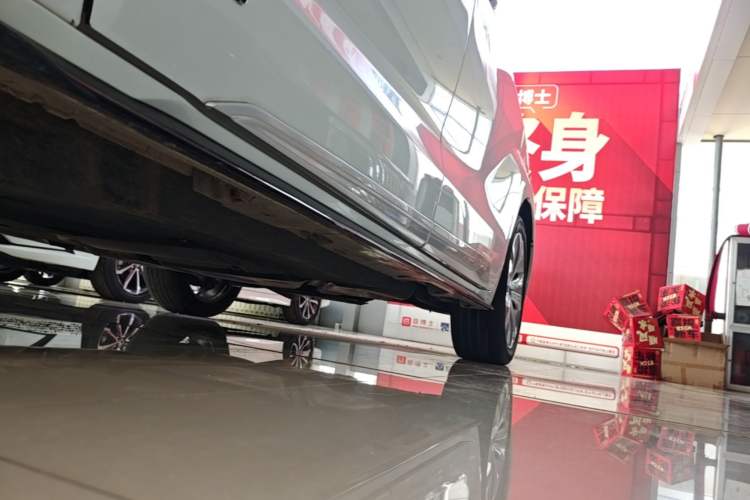 Used Toyota SIENNA 2023 2.5L Hybrid Deluxe Edition Left Side Sill
