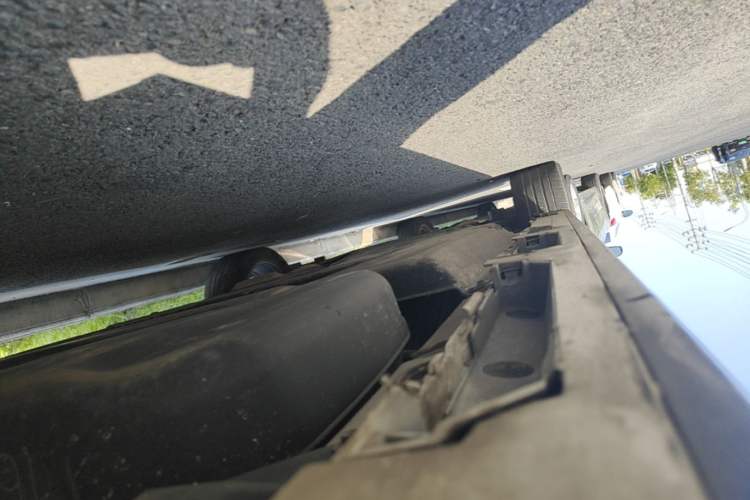 Used Toyota SIENNA 2023 2.5L Hybrid Deluxe Edition Left Side Sill
