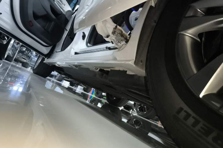 Used Toyota SIENNA 2023 2.5L Hybrid Comfort Edition Left Side Sill