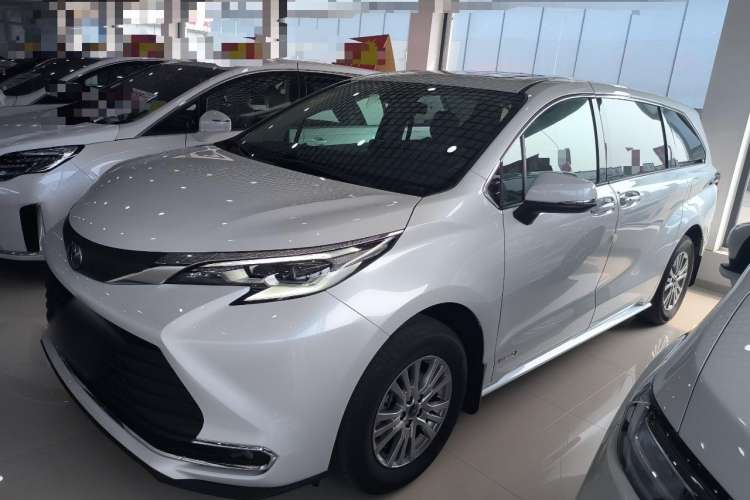 Used Toyota SIENNA 2023 2.5L Hybrid Comfort Edition Left Side