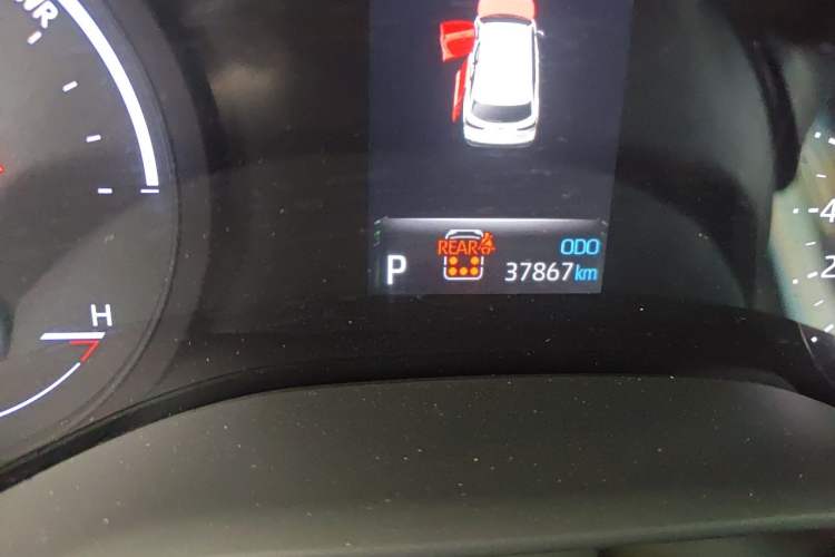 Used Toyota SIENNA 2023 2.5L Hybrid Deluxe Edition Odometer Close Up